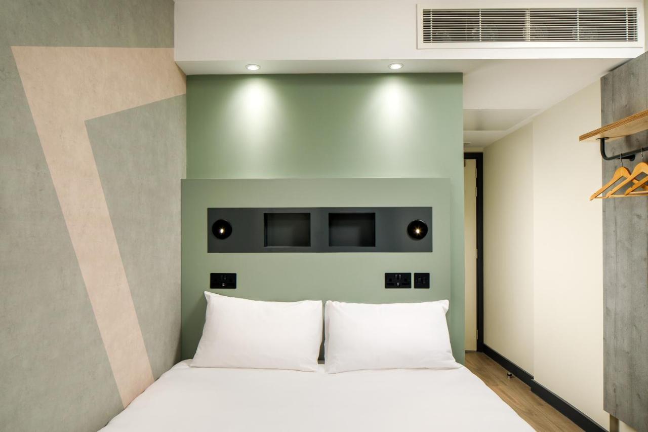 Ibis Budget Manchester Airport T2 Hale  Exterior foto