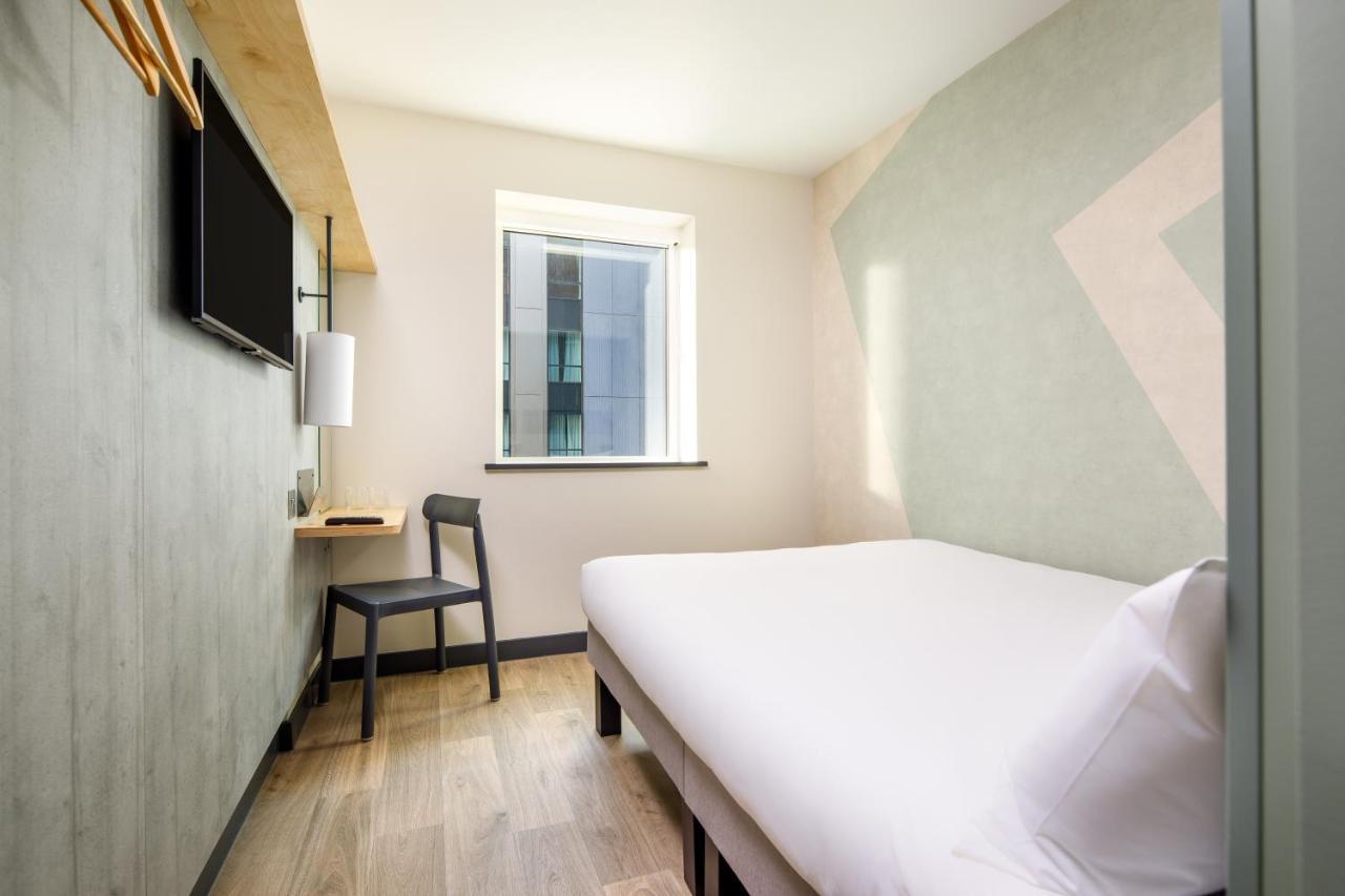 Ibis Budget Manchester Airport T2 Hale  Exterior foto