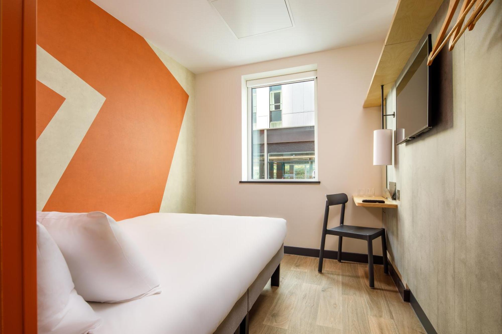 Ibis Budget Manchester Airport T2 Hale  Exterior foto