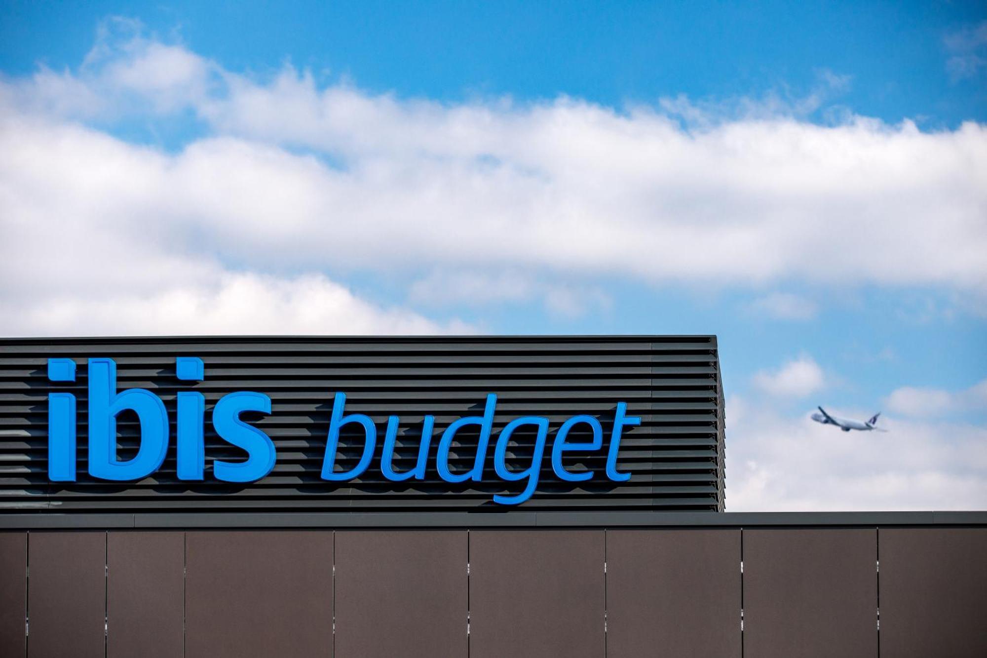 Ibis Budget Manchester Airport T2 Hale  Exterior foto