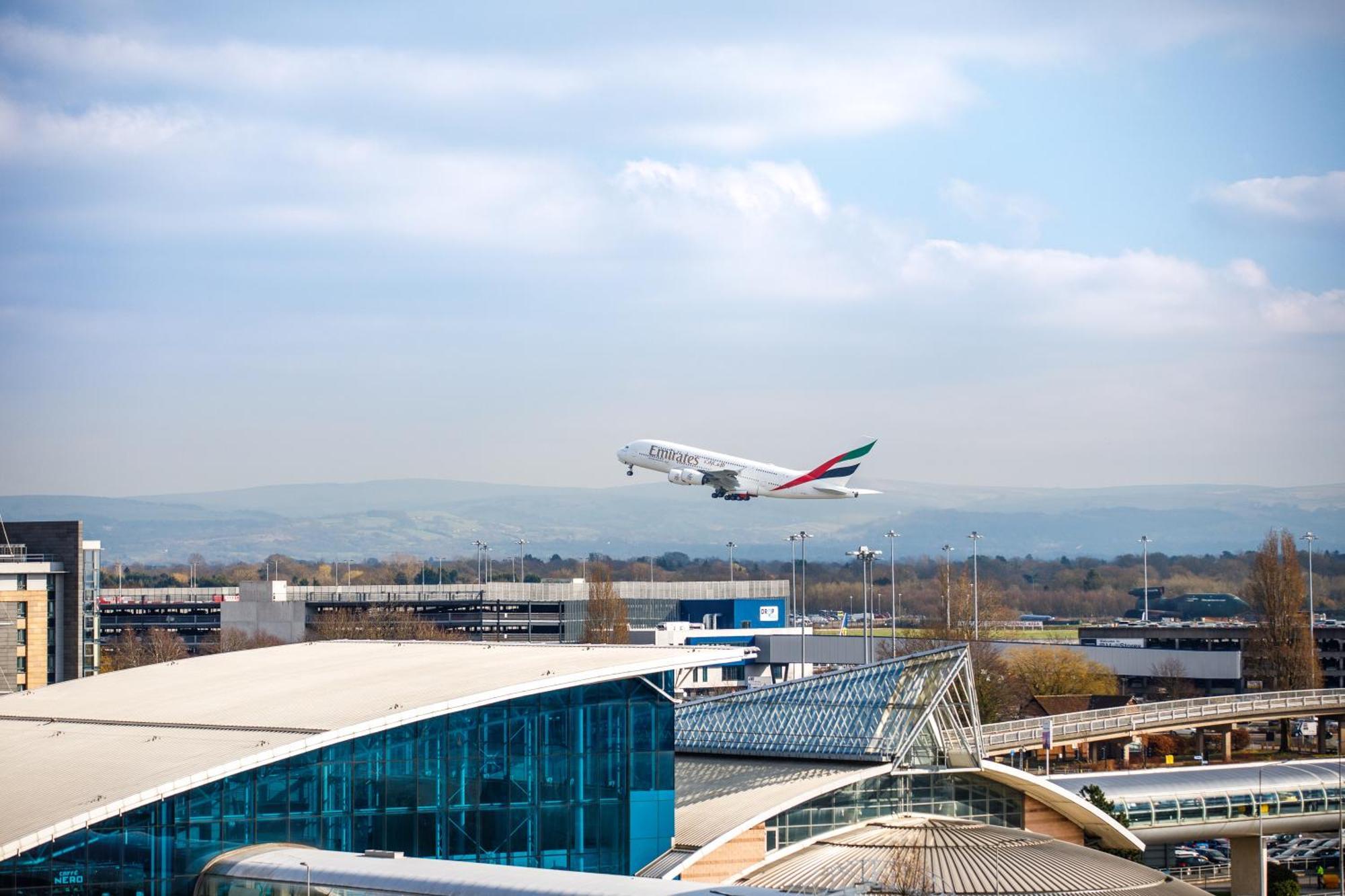 Ibis Budget Manchester Airport T2 Hale  Exterior foto
