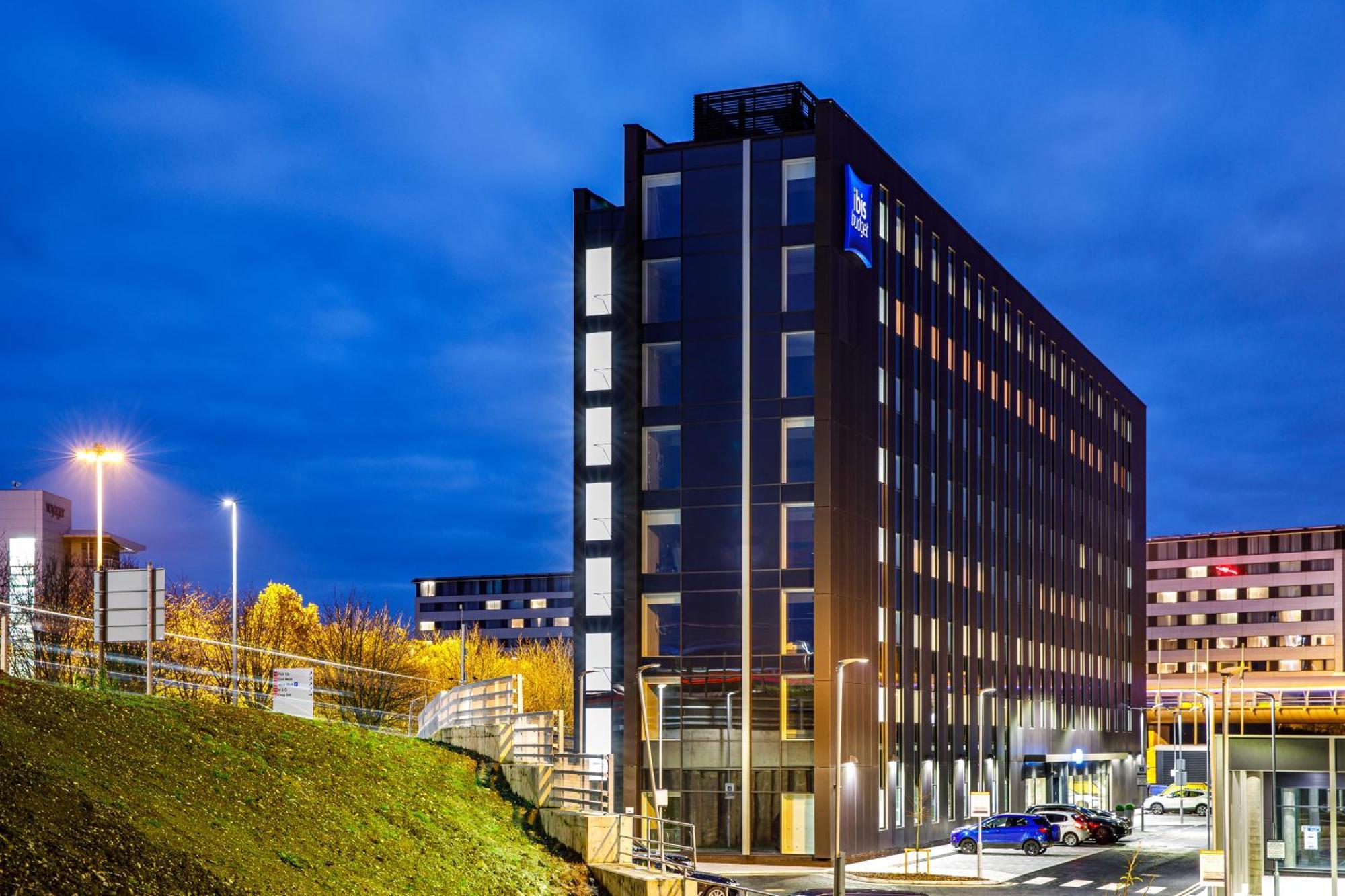 Ibis Budget Manchester Airport T2 Hale  Exterior foto