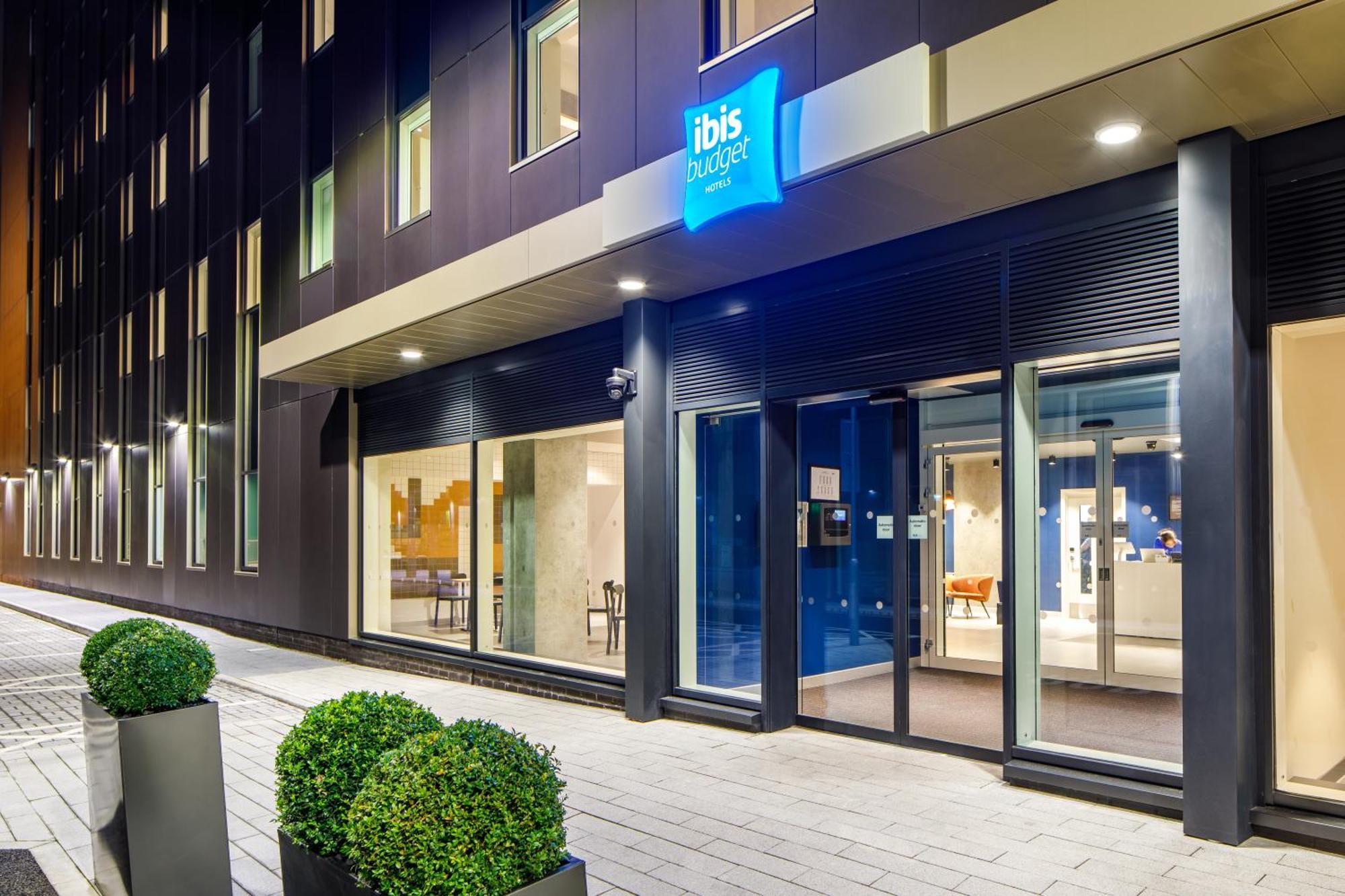 Ibis Budget Manchester Airport T2 Hale  Exterior foto