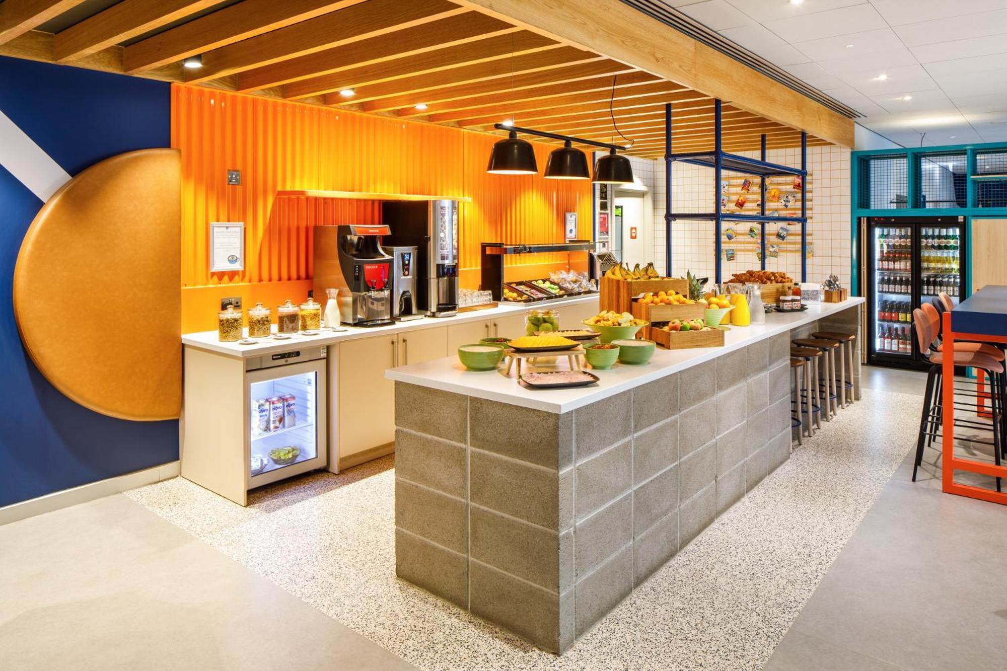Ibis Budget Manchester Airport T2 Hale  Exterior foto