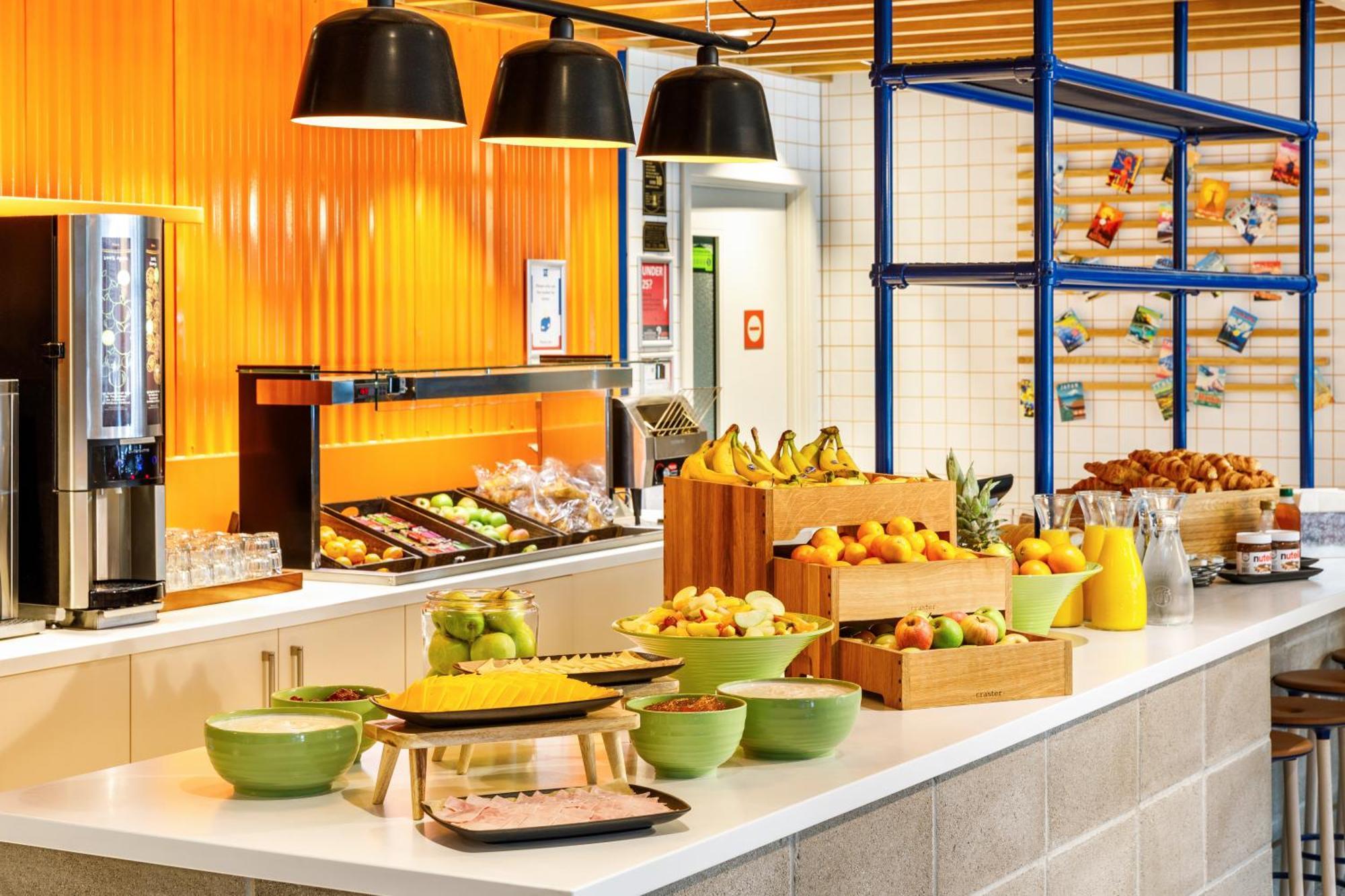 Ibis Budget Manchester Airport T2 Hale  Exterior foto