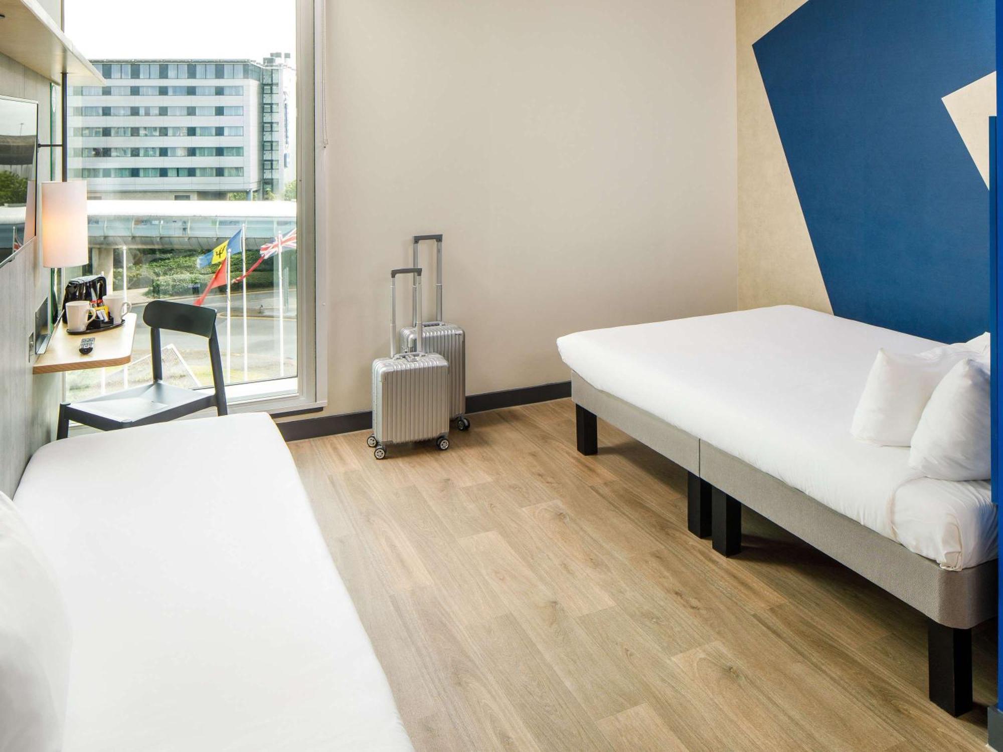 Ibis Budget Manchester Airport T2 Hale  Exterior foto
