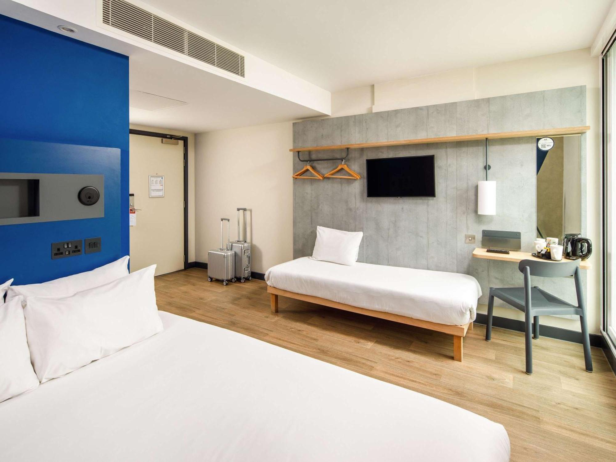 Ibis Budget Manchester Airport T2 Hale  Exterior foto