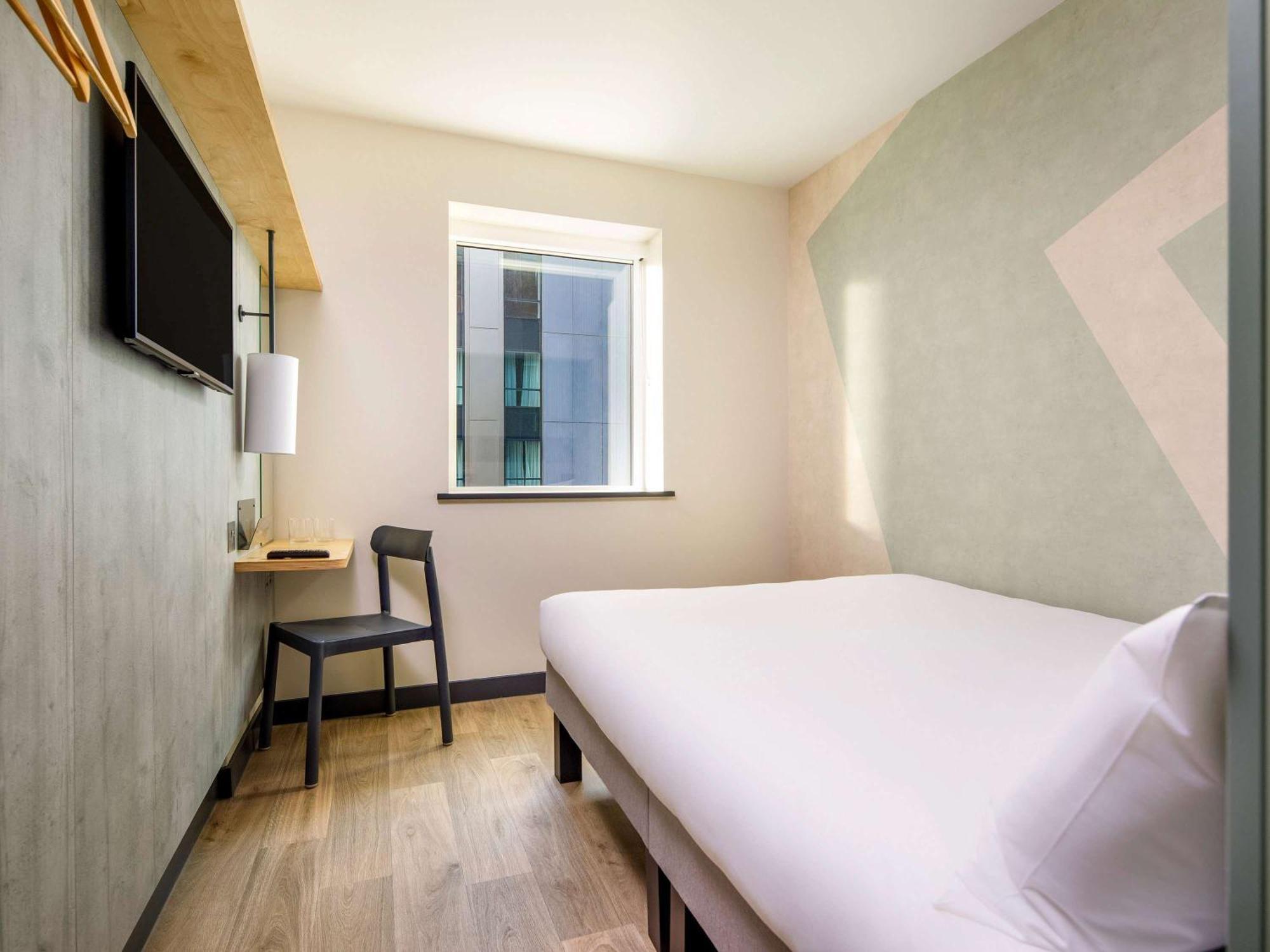 Ibis Budget Manchester Airport T2 Hale  Exterior foto