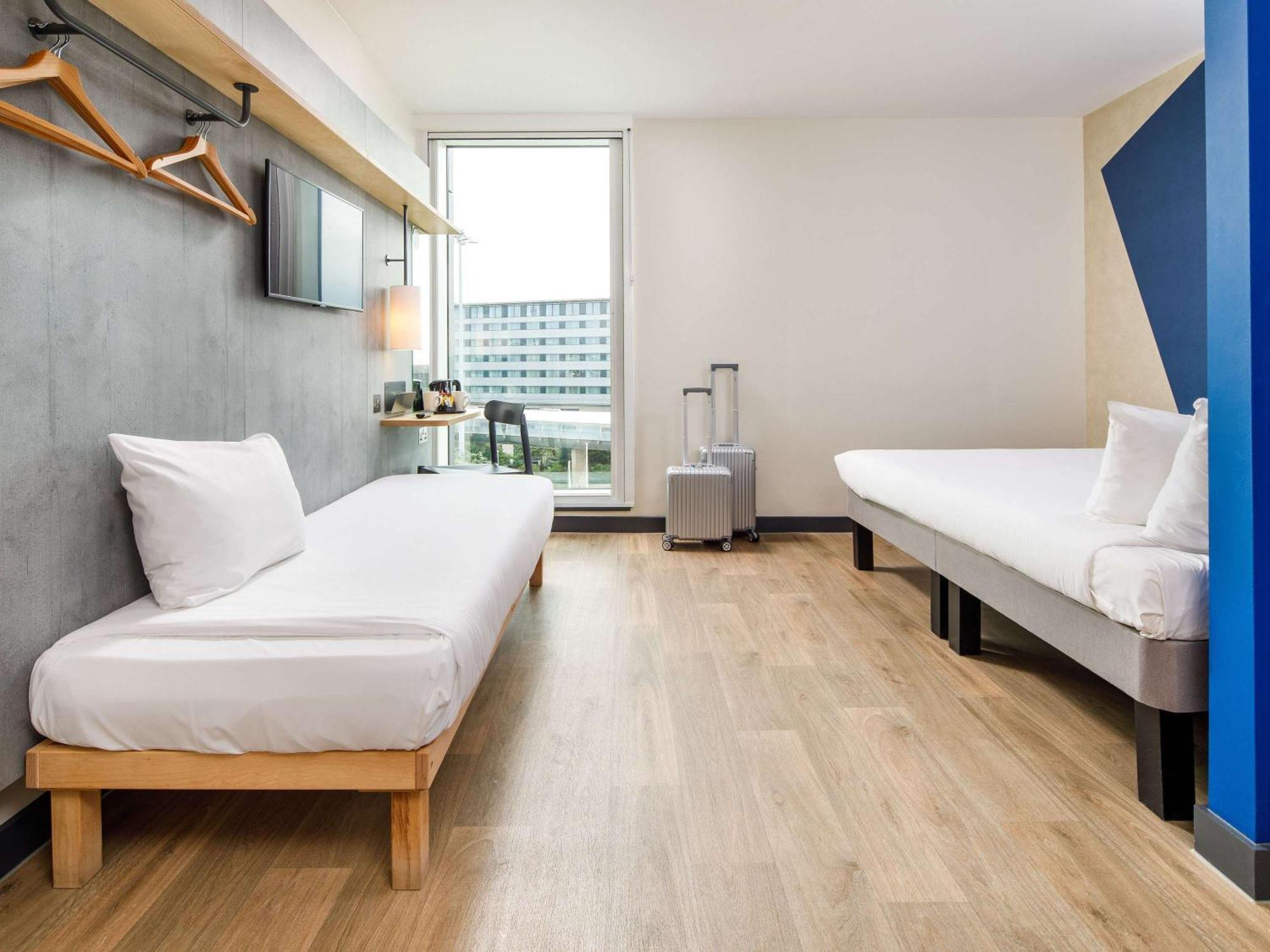 Ibis Budget Manchester Airport T2 Hale  Exterior foto