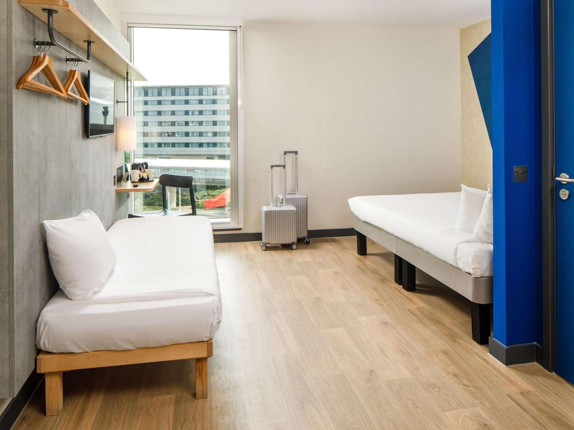 Ibis Budget Manchester Airport T2 Hale  Exterior foto