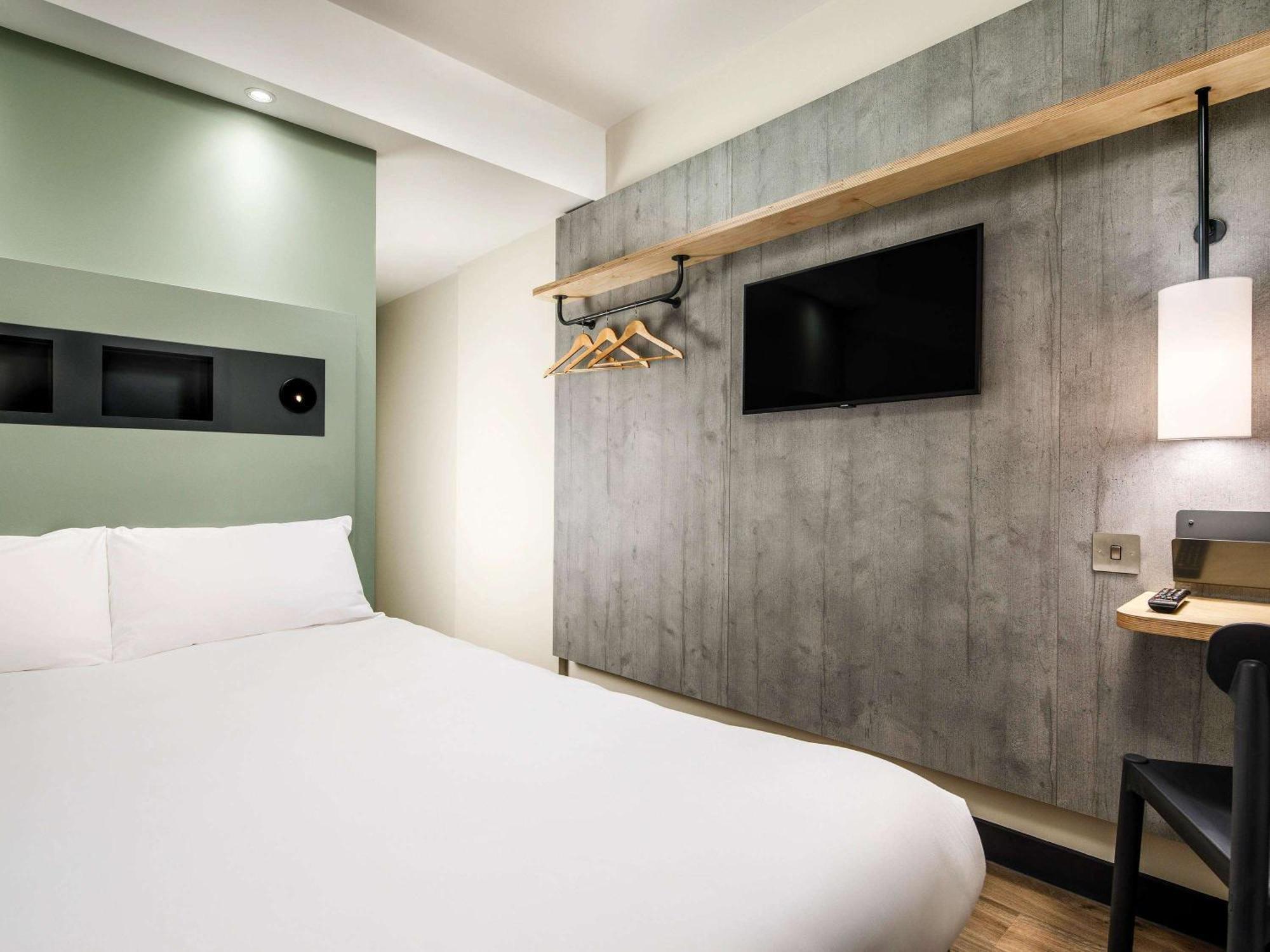 Ibis Budget Manchester Airport T2 Hale  Exterior foto