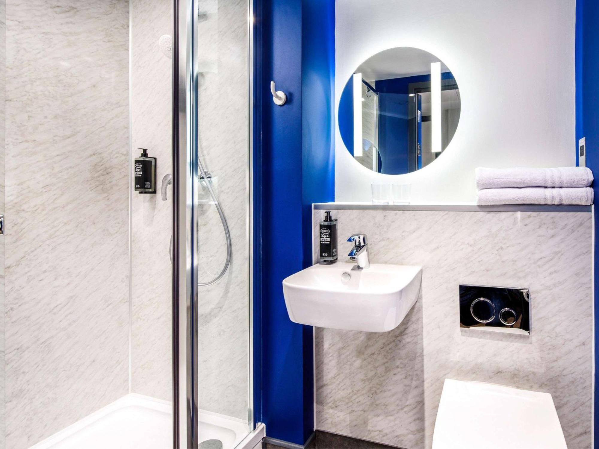 Ibis Budget Manchester Airport T2 Hale  Exterior foto