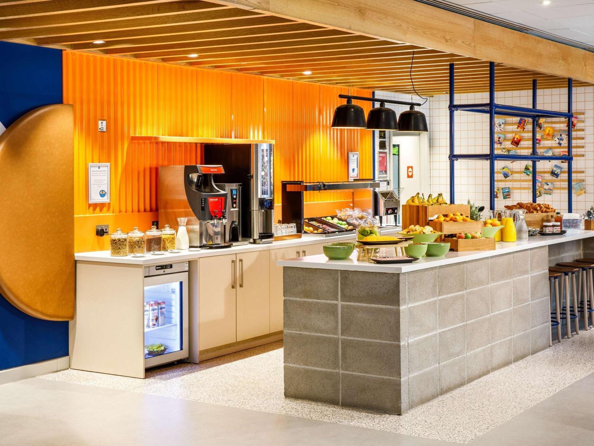 Ibis Budget Manchester Airport T2 Hale  Exterior foto